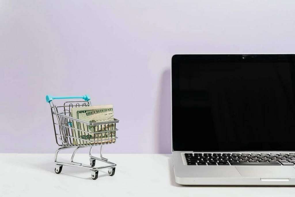 Should I Use 3PL or FBA for Selling on Amazon? (Pros and Cons)