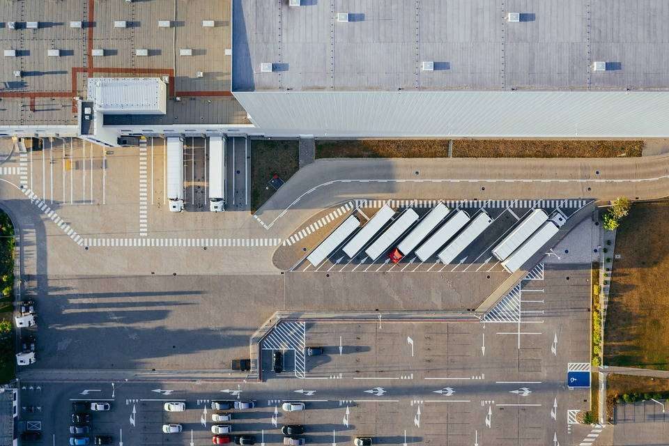 Why Use a 3PL (Third-Party Logistics)? Pros, Cons & Benefits